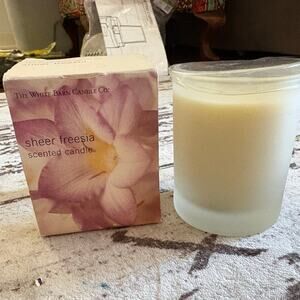 Vintage White Barn Sheer Freesia Candle 5.5 oz NEW Bath & Body Works